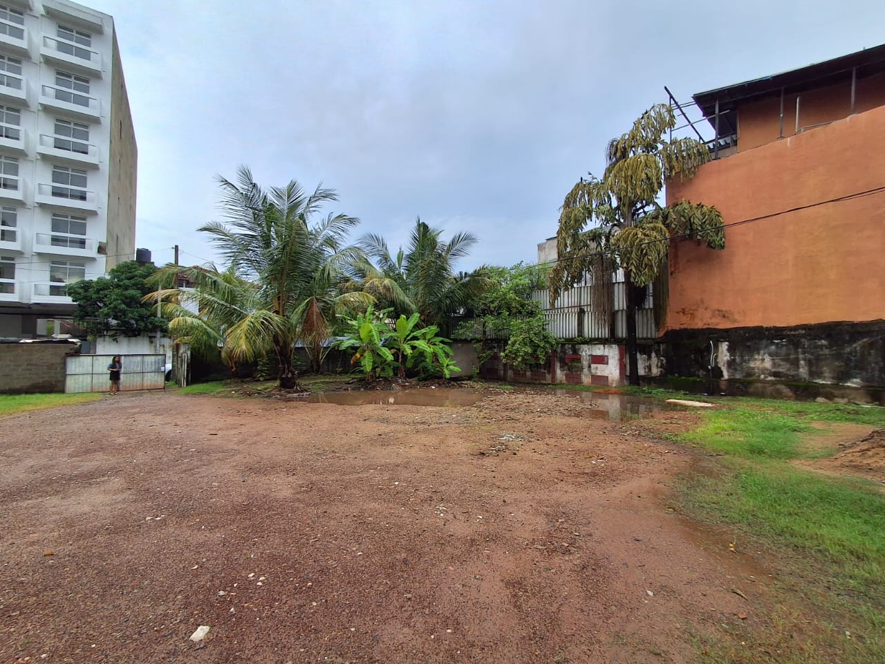 Large 38 perch LAND in prime Colombo 6 — image 1