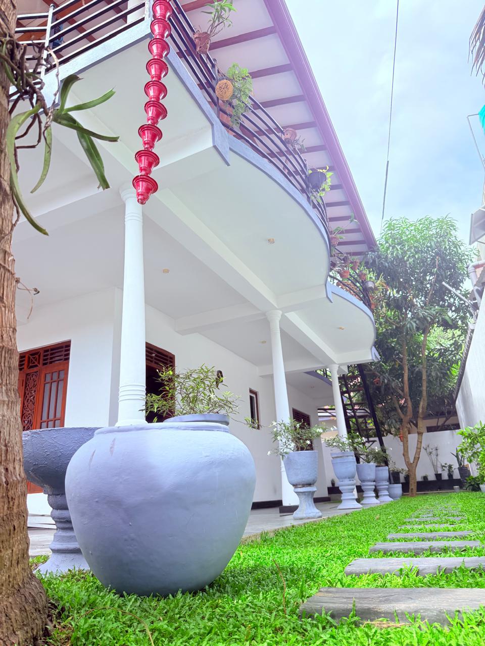 Immediate Sale: 7-Bedroom Villa in Hiriketiya — image 1