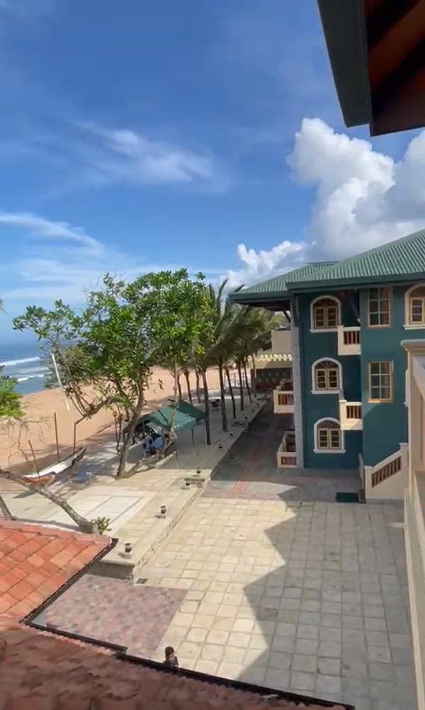 Beachfront Land with Hotel for sale in Induruwa — image 1