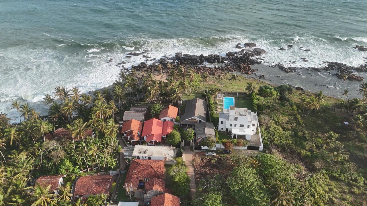 Beachfront Land with House for Sale in Dondra — image 1